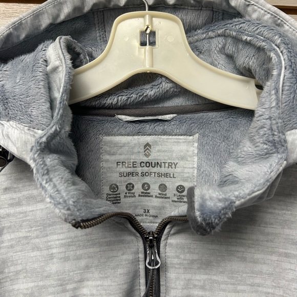 Free Country Light Gray Softshell Jacket - Picture 2 of 6